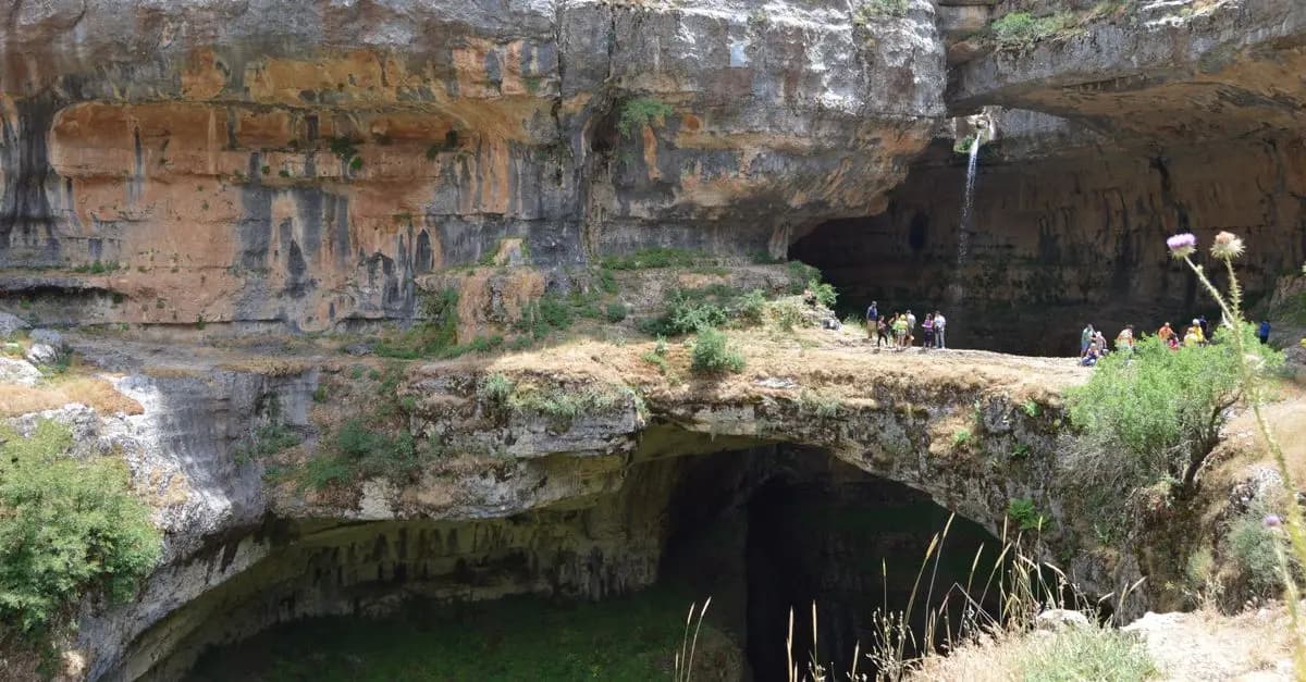 Une Nuit dans un Gîte Troglodyte : Expérience Insolite